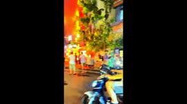 Fire rips through five-storey commercial building in Saigon