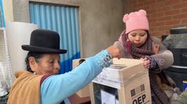 Bolivia: Bolivia's presidential vote heads for first-ever runoff