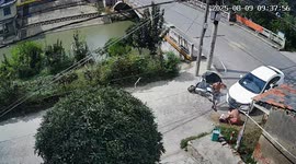 Scooter rider injured in collision with car in Hubei, China