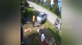 India: Scooter Heist Caught on CCTV: Bold Daylight Theft in Dehradun, Uttrakhand