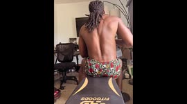 Bench press fail in Los Angeles, USA