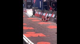 Determined triathlete collapses from heat in Lapu-Lapu City, Cebu, Philippines