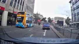 Dashcam captures 'dodgy driver' suddenly braking in insurance fraud attempt
