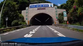 Dashcam captures multi-car crash narrowly avoided in Yunnan, China