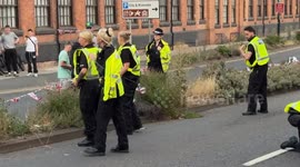 Anti-asylum protesters stage demo outside Worcester Hotel housing asylum seekers