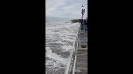 US: Large Waves Hit East Coast as Hurricane Erin Moves North in Atlantic 4