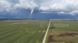 US: Tornado Touches Down in Hankinson, North Dakota