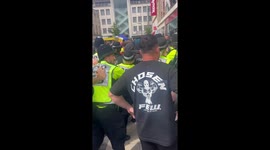 UK: Clashes Erupt at Anti-Immigration Protests in Bristol