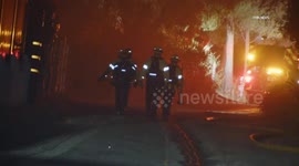 US, Los Angeles: Brentwood Garage Fire Nearly Sparks Wildfire During Red Flag Conditions