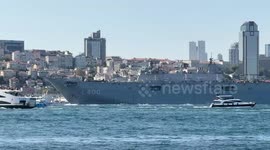 Citizens show interest to Turkish navy parading at Istanbul strait in 'Blue Homeland' event