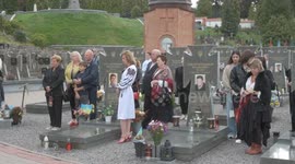 Ukraine: Ukraine's Lviv marks Independence Day with tributes at cemetery