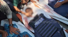 Funeral prayer held for four journalists killed in Israeli strike on Nasser Hospital (3)