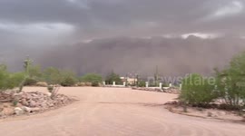 US: Haboob Hits Phoenix, Causes Airport Damage and Power Outages 2