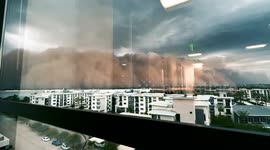 US: Haboob Hits Phoenix, Causes Airport Damage and Power Outages 4