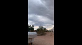 Massive dust storm engulfs neighbourhood in Arizona