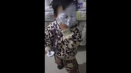 Baby Smearing Facial Mask