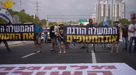 Israelis block Tel Aviv roads demanding Gaza ceasefire, release of hostages (2)