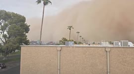 US: Haboob Hits Phoenix, Causes Airport Damage and Power Outages 7