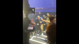 Girl Shoots Her Shot at Drake Concert
