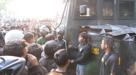Indonesia: Protesters clash with police in Indonesia over parliament, housing allowances