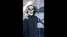 Animatronic Nightmare: The Reaper That Follows You at Spirit Halloween
