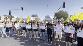 Hundreds protest across Israel to demand Gaza ceasefire, prisoner swap with Palestinians