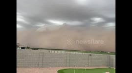 US: Haboob Hits Phoenix, Causes Airport Damage and Power Outages 12