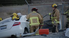 US, Los Angeles: Chatsworth At Least 1 Trapped After Head-On Crash