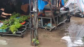 Vietnam: Typhoon Kajiki Floods Streets of Hanoi, Halts Traffic 5