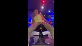 Gym mishap with chest fly machine in Almada, Portugal
