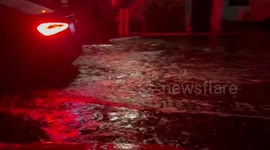 US: Phoenix Streets Turn Into Rivers As Floods Nearly Swallow Cars