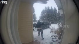 Dramatic chase: Girl battles a mouse to keep it from getting inside her house