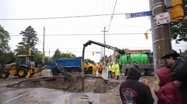 Large sinkhole closes intersection in Toronto