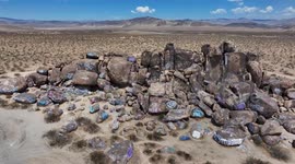 US: Graffiti Rocks in California’s Mojave Desert draw visitors’ attention