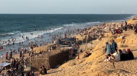Facing heavy bombardment thousands flee northern Gaza amid renewed Israeli evacuation orders