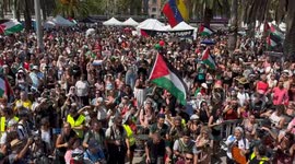Spain: Barcelona Thousands Send Off Gaza-Bound Volunteers