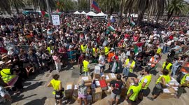 Spain: Barcelona Thousands Send Off Gaza-Bound Volunteers