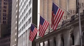 US: US stocks decline amid inflation concerns as gold posts weekly gain