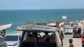 Palestinians flee northern Gaza amid Israeli strikes (2)