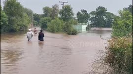 Pakistan: Ravi River Flood Threatens Kamalia: Dozens of Villages Destroyed, City at Risk