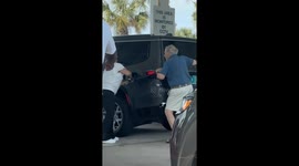 Stranger Helps Couple With Stuck Gas Nozzle