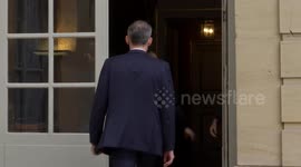 French PM Bayrou meets Socialist Party leaders ahead of confidence vote