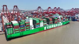 China: Chinese companies rearrange shipping to US after new tariff extension