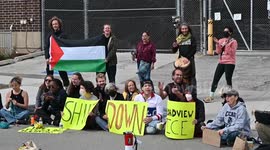 US: Activists Protest Chicago-area ICE facility ahead of expected large-scale enforcement operation
