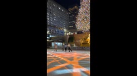 Love sparkles as gentleman proposes on The Rink under Rockefeller Christmas tree