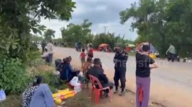 Cambodians face off with Thai soldiers along disputed border