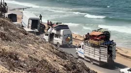 Palestinians in northern Gaza continue to flee from Israeli strikes