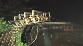 滁州:大货车变道太“野蛮” 轿车“受惊”狂撞厂门