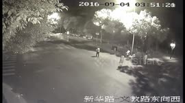 Alleged drunk men run onto the roof of cars damaging three