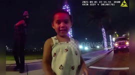 US: Adorable Little Girl Says Cheese For Tampa Police Body Camera